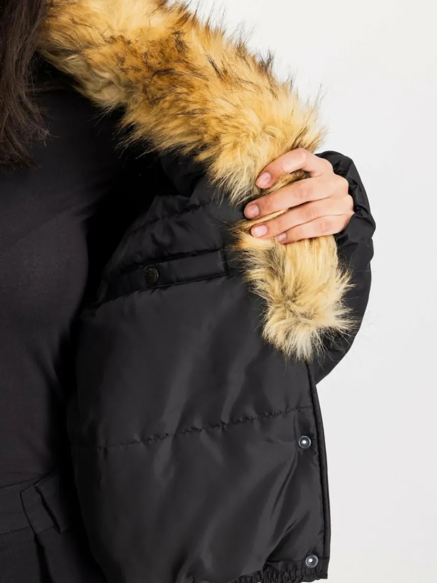 Alpha Industries Jacken & Westen*Damen Bomberjacke schwarz uni