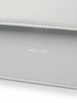 Calvin Klein Taschen & Rucksäcke*Damen Umhängetasche - CK Linn hellgrau uni